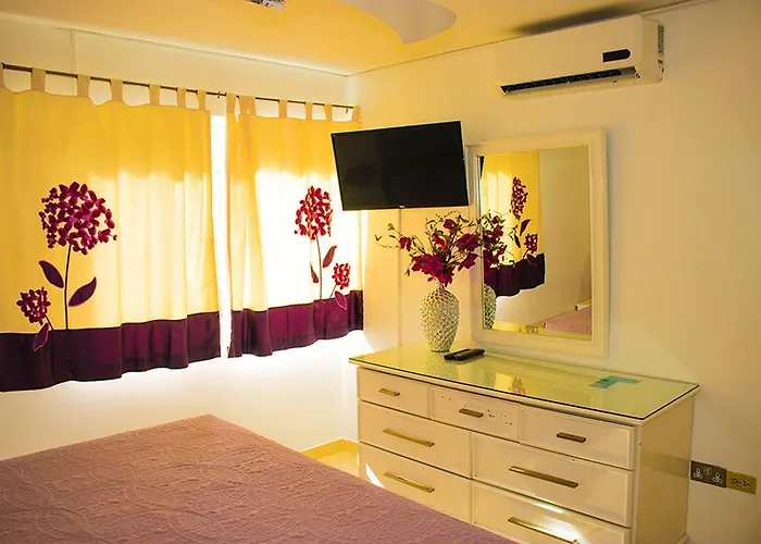 Surf Turf Two Bedroom At Turtle Towers Apartamento