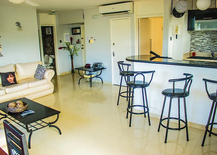Surf Turf Two Bedroom At Turtle Towers Apartamento Ocho Ríos